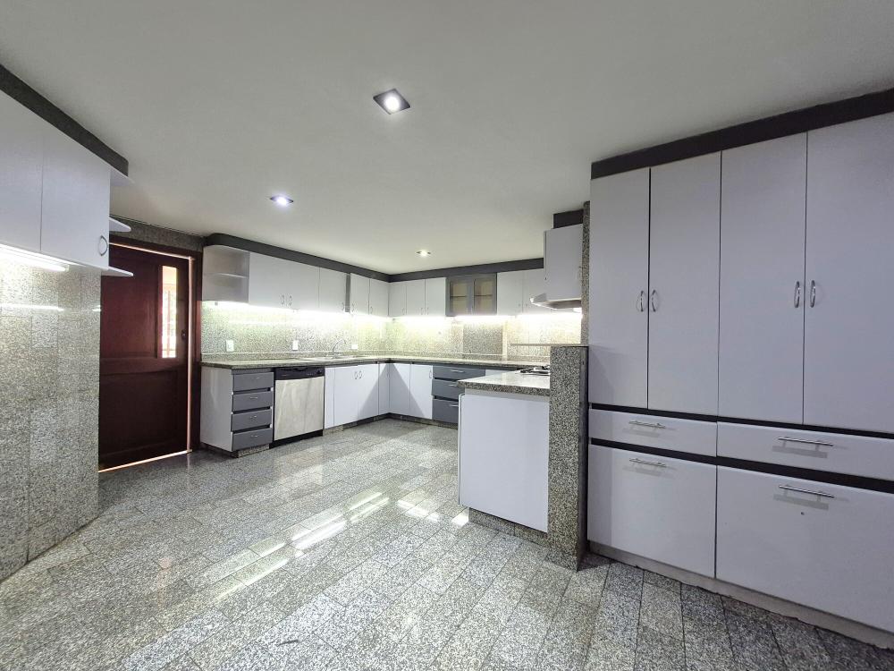 Apartamento en venta de 3 habitaciones con terraza en Bogotá, La Carolina.