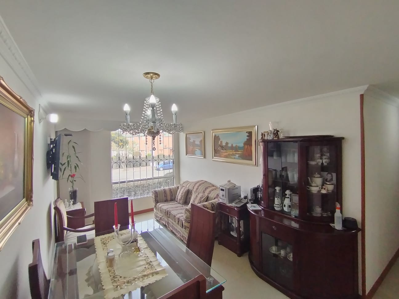 Se Vende Apartamento en Parques de Castilla 4 - 62 Mt2 .- Piso 2do