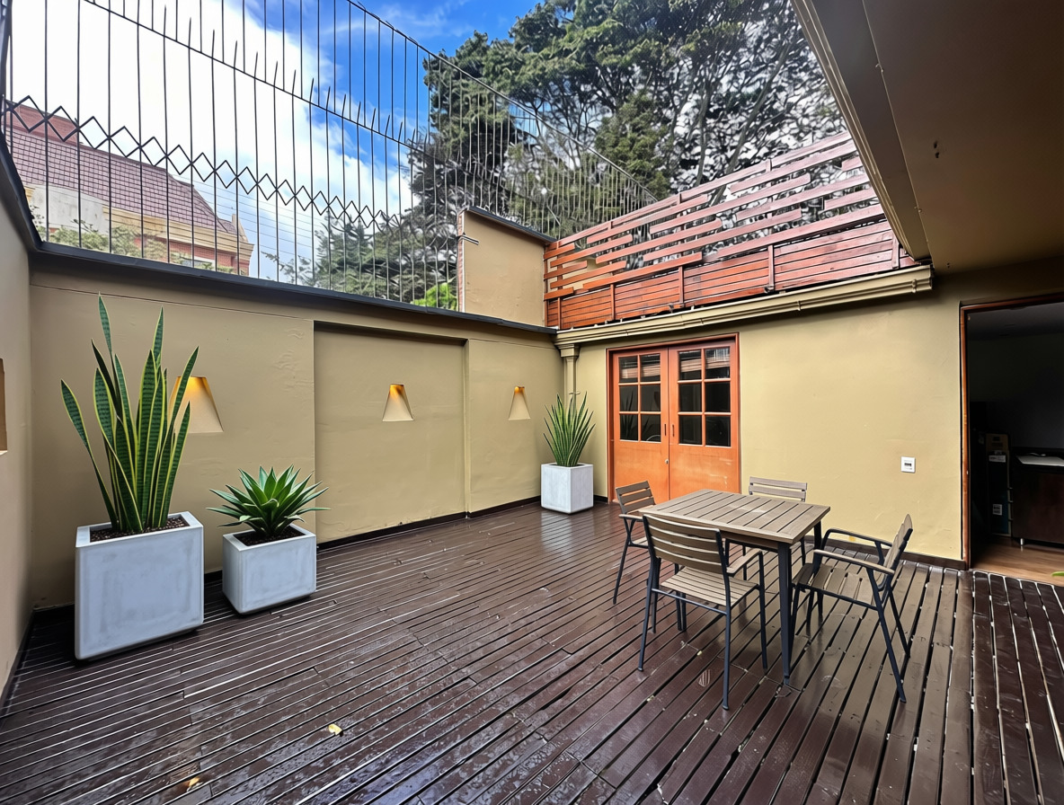 Casa en venta de 4 habitaciones con patio en Bogotá, La Calleja.